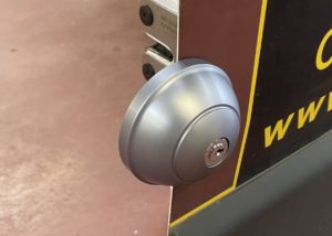 Serrure antivol pour utilitaire sans perçage​ - IMG 1698 scaled e1733225359422